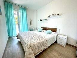 Pleasant Apartment With Shared Pool