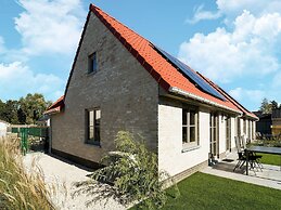 Cozy Polder House on the Westhinder Domain