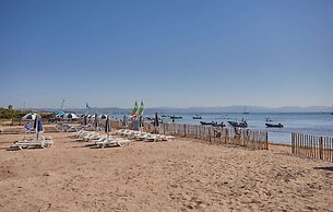 Apartment in Giens With Pool & Beach Access