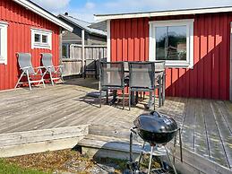 Beautiful Holiday Home Near Sea-by Traum