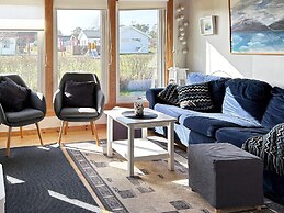 Beautiful Holiday Home Near Sea-by Traum