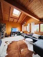Beautiful log Cabin Near Wildkogel Arena