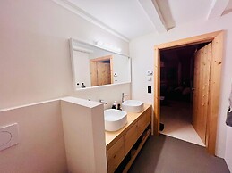 Beautiful log Cabin Near Wildkogel Arena