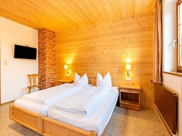 Large Holiday Home Right in the Center