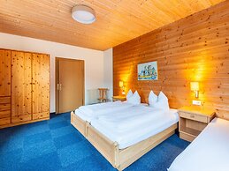 Large Holiday Home Right in the Center