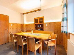 Large Holiday Home Right in the Center