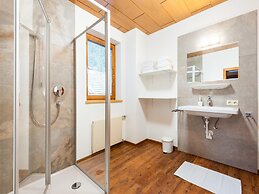 Large Holiday Home Right in the Center