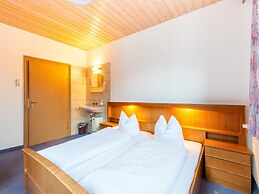 Large Holiday Home Right in the Center