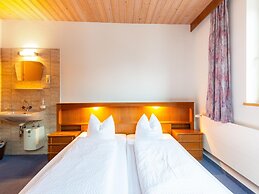 Large Holiday Home Right in the Center