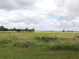 Spacious Chalet in a Rural Location Near Giethoorn