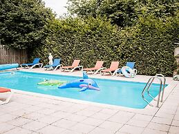 Spacious Chalet in a Rural Location Near Giethoorn