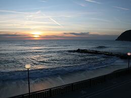 Belvilla by OYO Spacious Home Surrounded by Nature