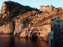 Belvilla by OYO Spacious Home Surrounded by Nature