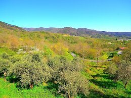 Belvilla by OYO Spacious Home Surrounded by Nature