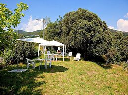 Belvilla by OYO Spacious Home Surrounded by Nature