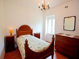 Belvilla by OYO Spacious Home Surrounded by Nature