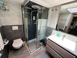 Charming Chalet With Garden