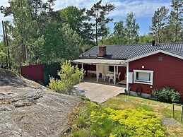 6 Person Holiday Home in Djurhamn
