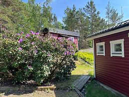 6 Person Holiday Home in Djurhamn