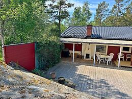 6 Person Holiday Home in Djurhamn