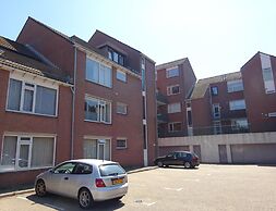 Cozy Apartment Near the Dike and Center