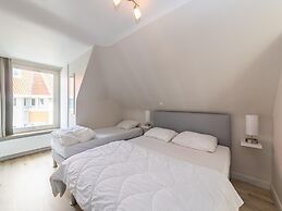 Cozy Apartment Near the Dike and Center