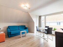 Cozy Apartment Near the Dike and Center