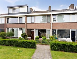 Cozy Apartment Near the Dike and Center