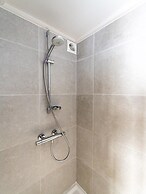 Cozy Apartment Near the Dike and Center