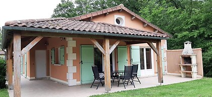 Spacious Villa With Garden and Pool