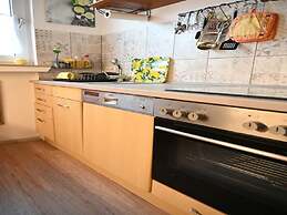 Vintage Style Apartment With Balcony/terrace