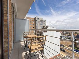 Spacious Apartment With Seaview