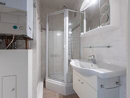 Spacious Apartment With Seaview