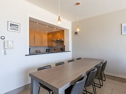 Spacious Apartment With Seaview