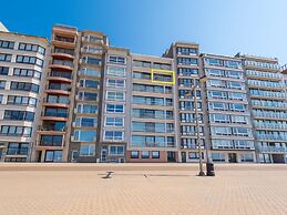 Spacious Apartment With Seaview