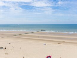 Spacious Apartment With Seaview