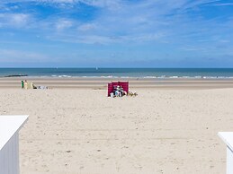Spacious Apartment With Seaview