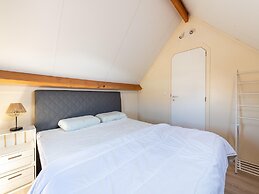 Cozy Polder House on the Westhinder Domain