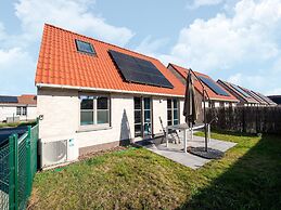 Cozy Polder House on the Westhinder Domain