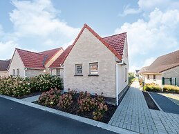 Cozy Polder House on the Westhinder Domain