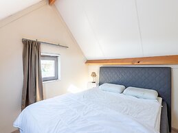 Cozy Polder House on the Westhinder Domain