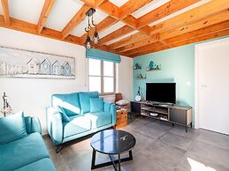 Cozy Polder House on the Westhinder Domain