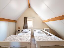 Cozy Polder House on the Westhinder Domain