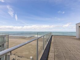 Beautiful Rooftop Apartment With sea View