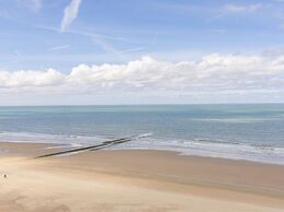 Beautiful Rooftop Apartment With sea View