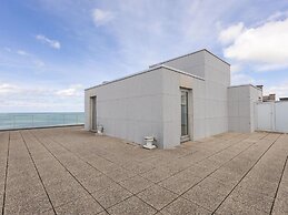 Beautiful Rooftop Apartment With sea View