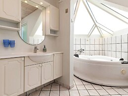 4 Star Holiday Home in Hals