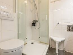 Nice Apartment With Shared Pool