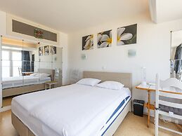 Nice Apartment With Shared Pool