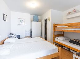 Nice Apartment With Shared Pool